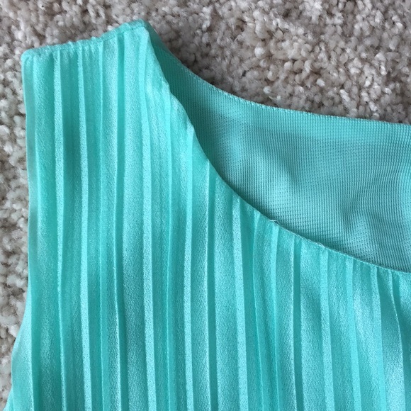 Dynamite | Sleeveless Top - Picture 5 of 10